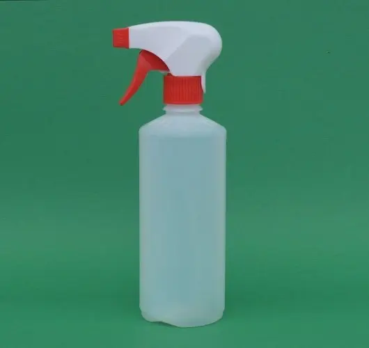 Sticla plastic 500ml culoare semitransparent cu capac trigger-sprayer alb cu rosu